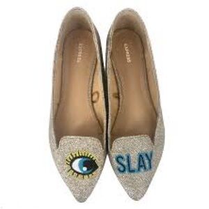 Express Embellished Slay Eyeball Pointed Toe
flats Gold Multi Size 6.5